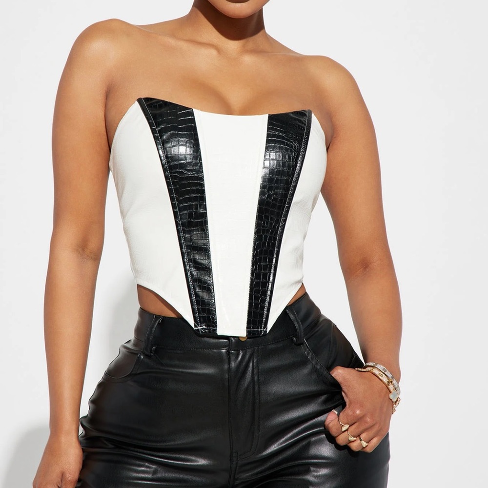 NWT FASHION NOVA Give Me The Green Light Corset Top